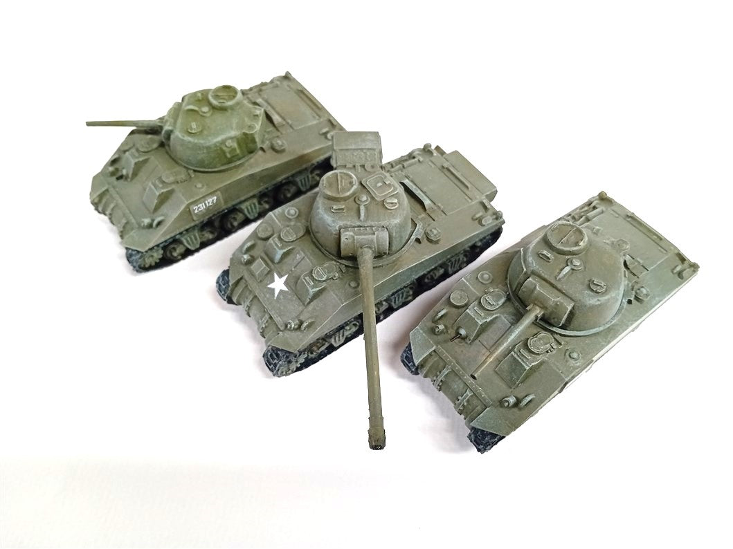 28mm BATTLEPACK M4A4 SHERMAN x 2 + 1 x SHERMAN FIREFLY