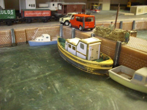 1:76 HARBOUR WALL STARTER SET
