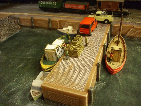 1:76 QUAY SIDE  WALL PIER END