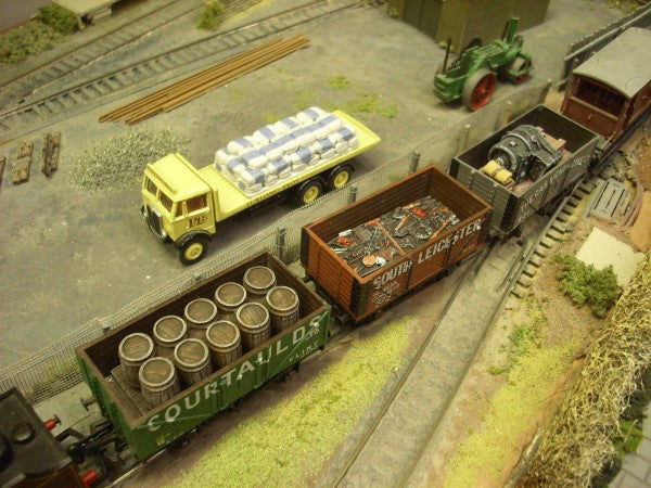1:76 CEMENT BAGS LOAD