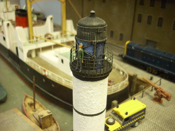 1:76 PIER HEAD LIGHT