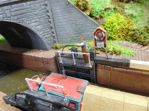 CANAL LOCK GATE WALKWAY CROSSING