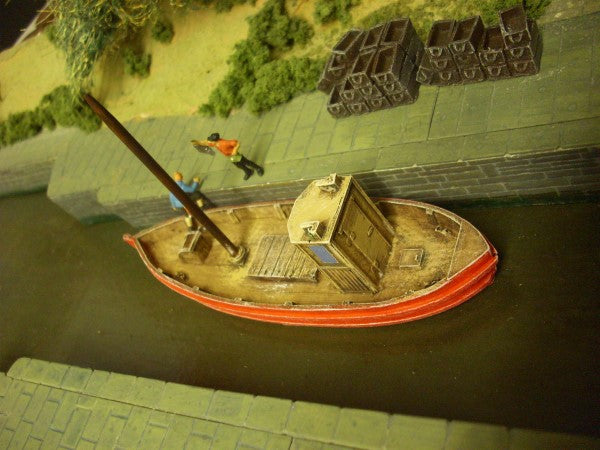 1:76 SMALL WOODEN WHEELHOUSE