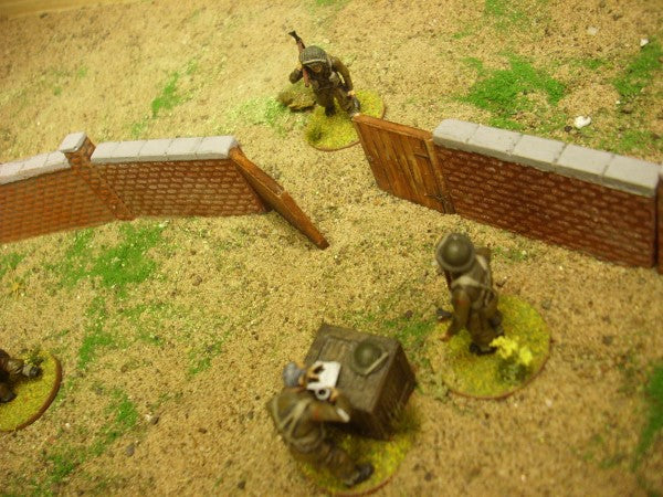 28mm BRICK WALL WITH GATES