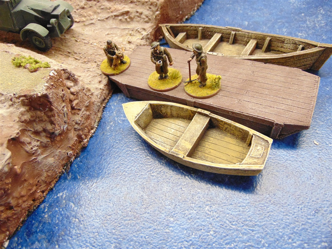 1:56 SMALL ROWING BOAT