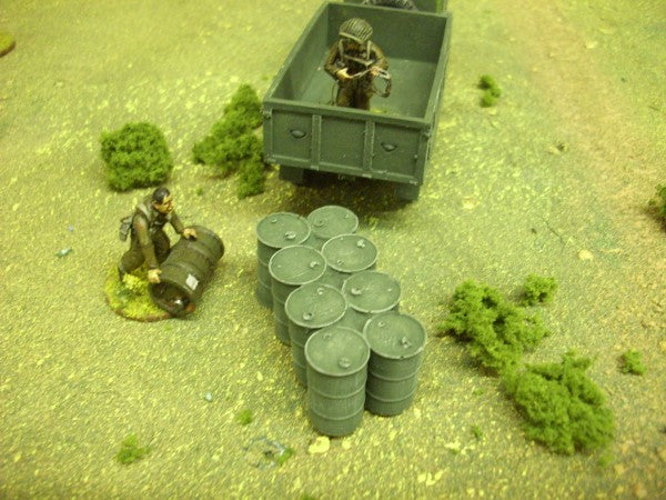 28mm 1:48 scale 8 OIL DRUMS