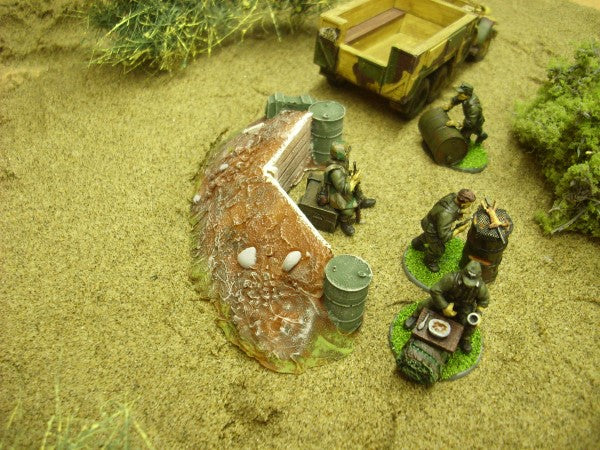 28mm 1:48 EARTHWORK WITH 2 OILDRUMS
