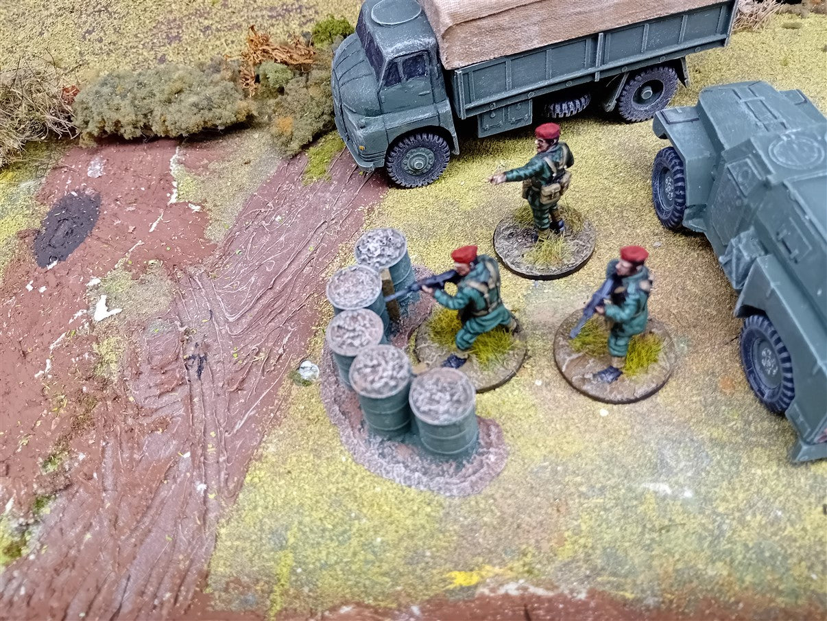 28mm 1:48 scale OIL DRUM CHECKPOINT