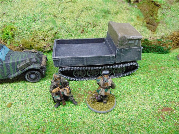 28mm 1:56 SCALE RAUPENSCHLEPPER OST SUPPLY VEHICLE