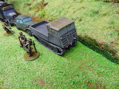 1:56 SCALE RAUPENSCHLEPPER OST SUPPLY VEHICLE