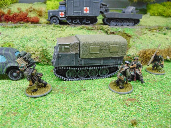 28mm 1:56 SCALE RAUPENSCHLEPPER OST SUPPLY VEHICLE