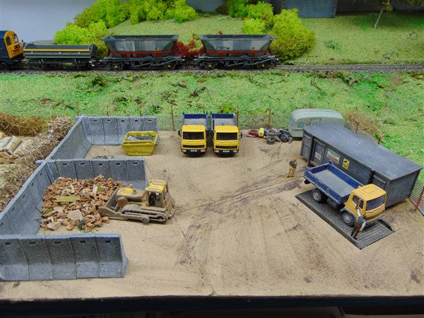 1:76 CONCRETE BUND CORNER SECTION x 2