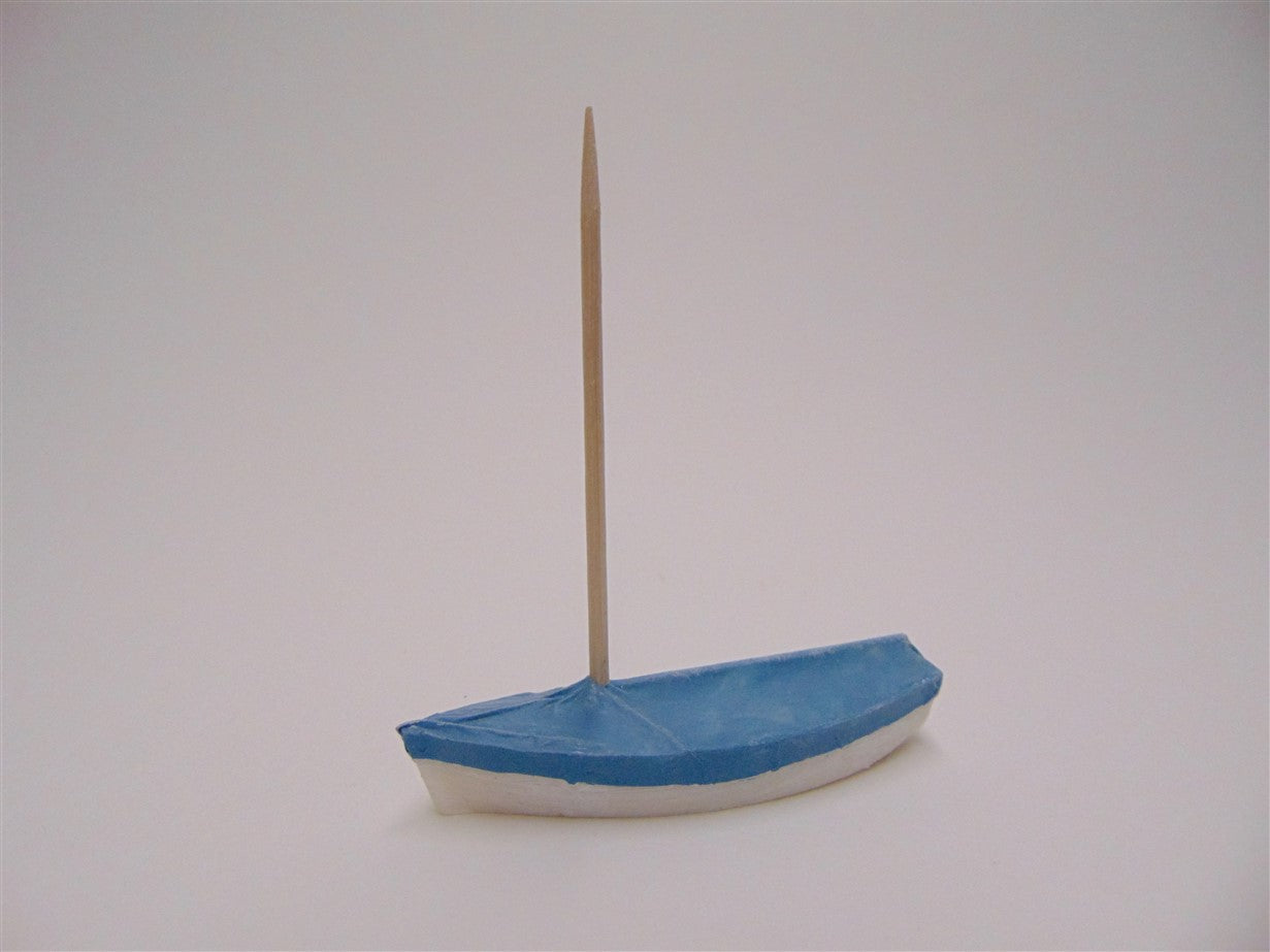 1:76 SMALL COVERED SAIL BOAT