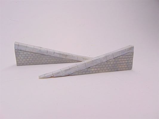 1:76 QUAY SIDE  SLIPWAY WALLS (pair)