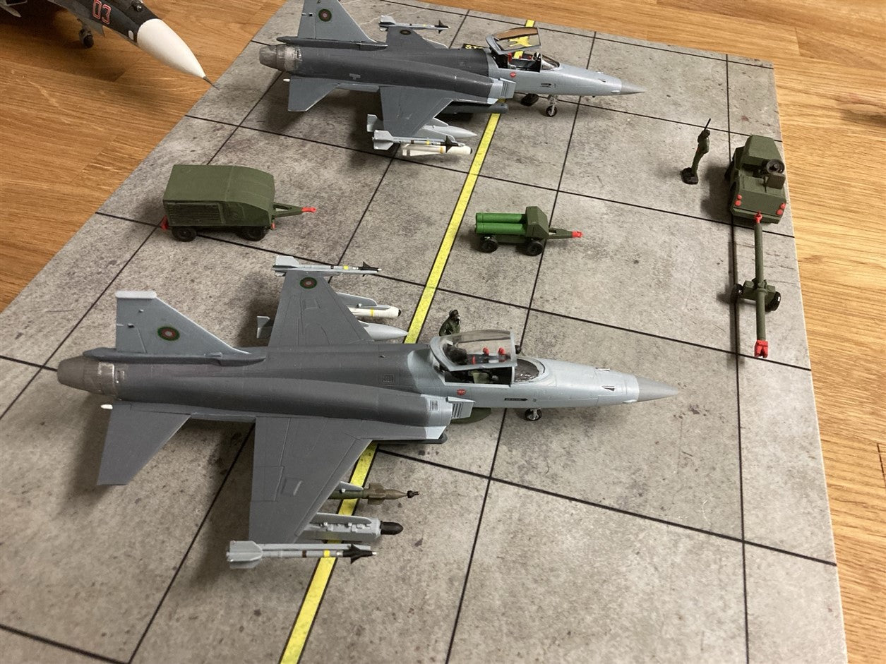 1:72 MODERN AIRFIELD AIRCRAFT TUG