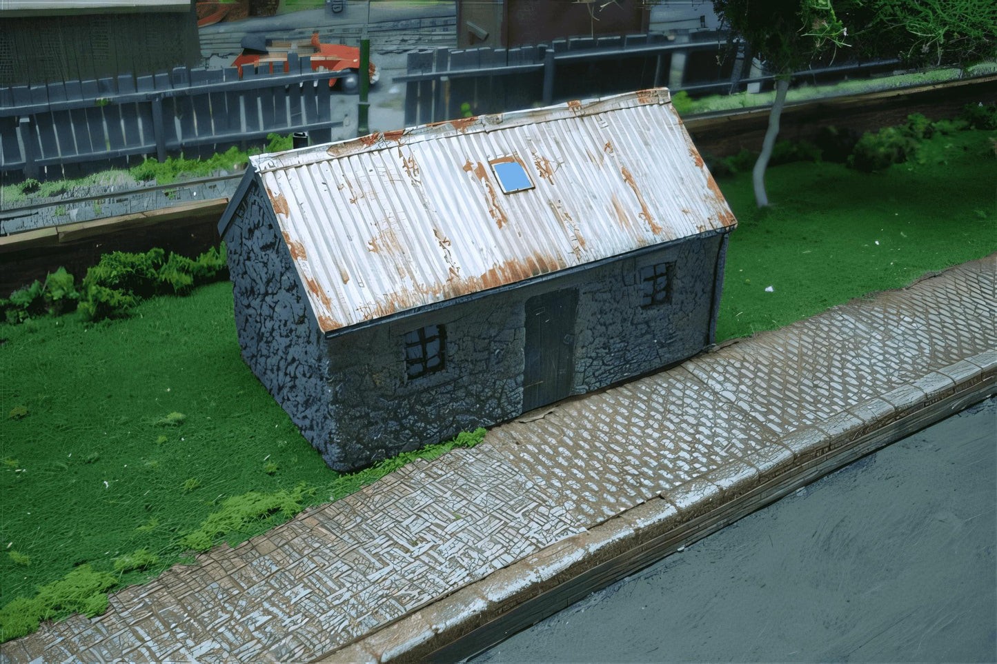 1:76 HIGHLAND STONE COTTAGE WITH TIN ROOF