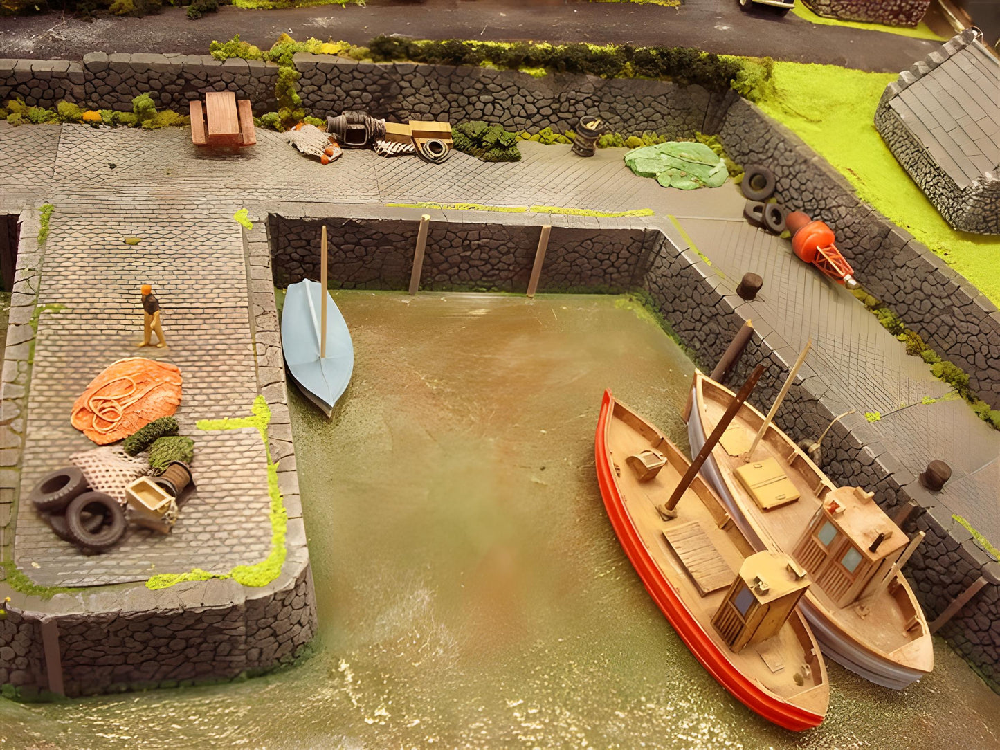 1:76 QUAY SIDE FISHING GEAR PILES x 2