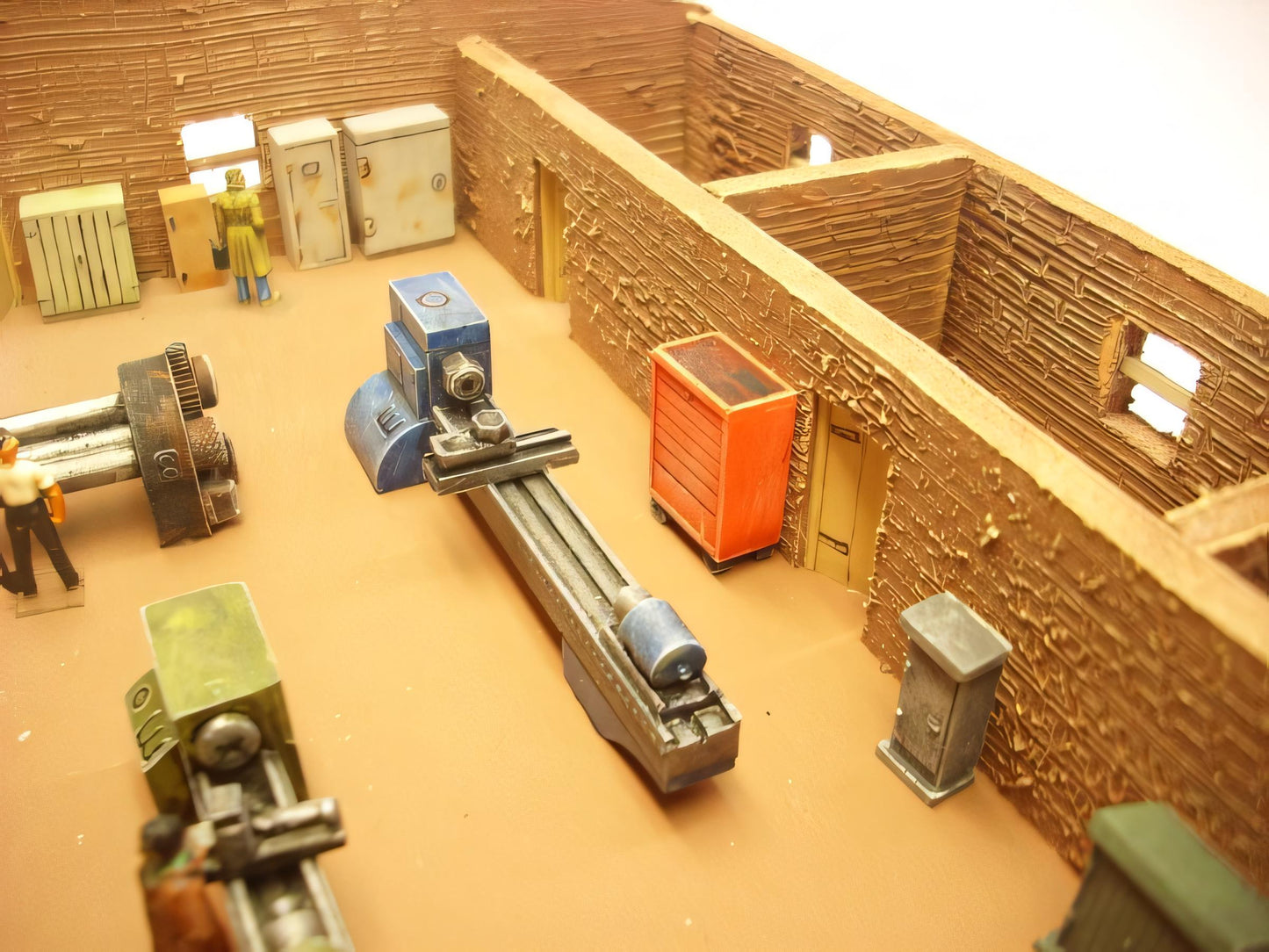 1:76  CUPBOARDS, CABINETS AND LOCKERS x 5