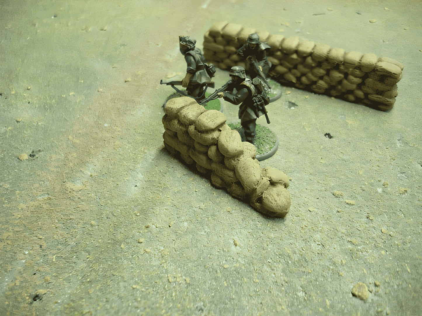 28mm SANDBAG WALL UNDER CONSTRUCTION