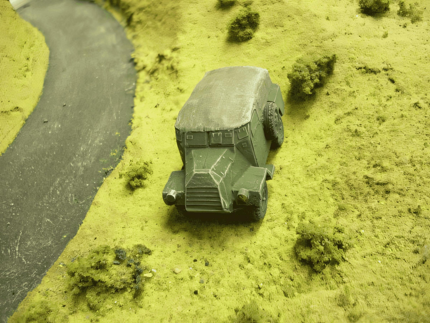 1:72 CANADIAN CMP CT15 ARMOURED TRUCK