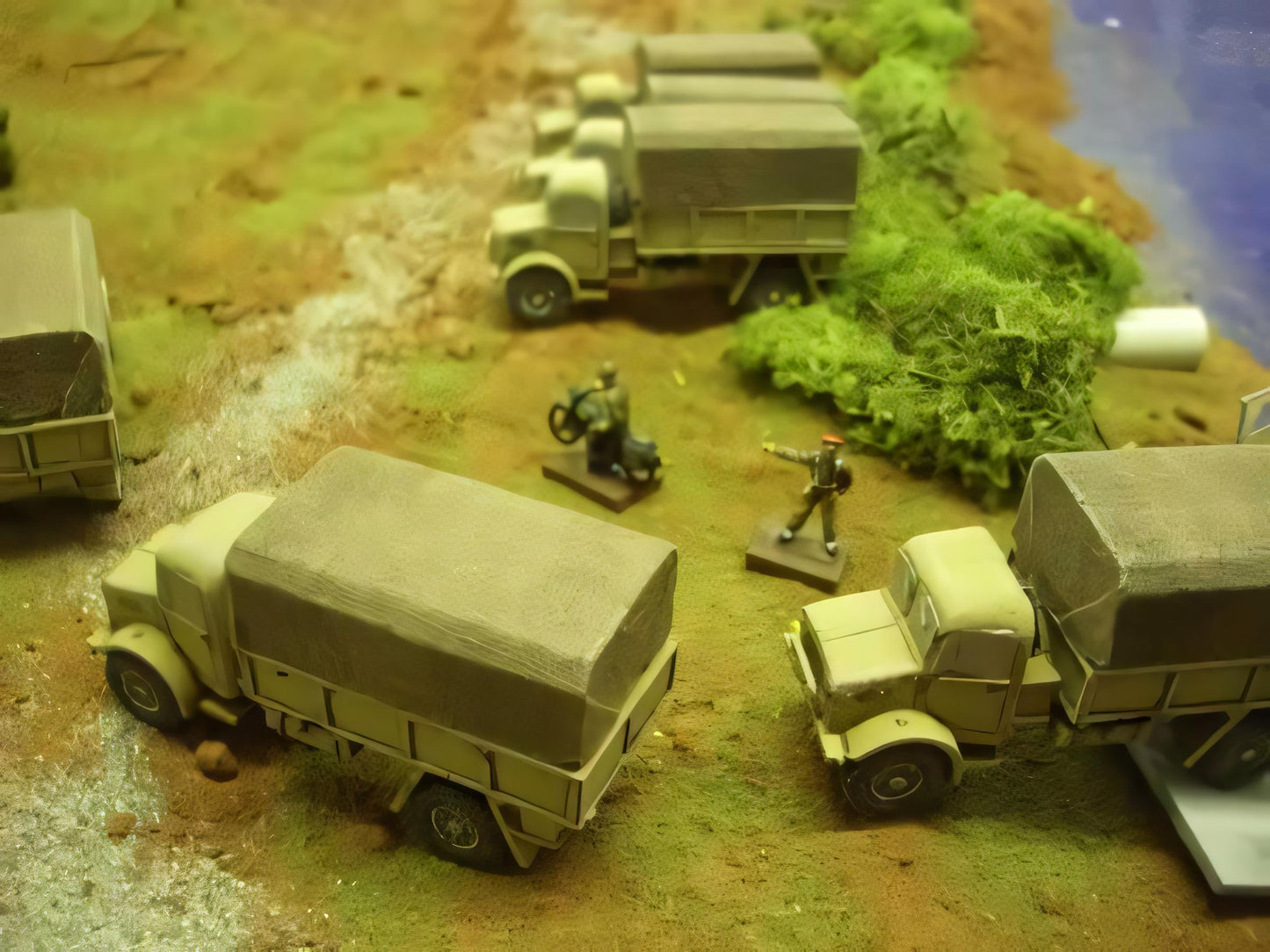 1:72 BEDFORD OYD STEEL BODY WW2 BRITISH ARMY LORRY