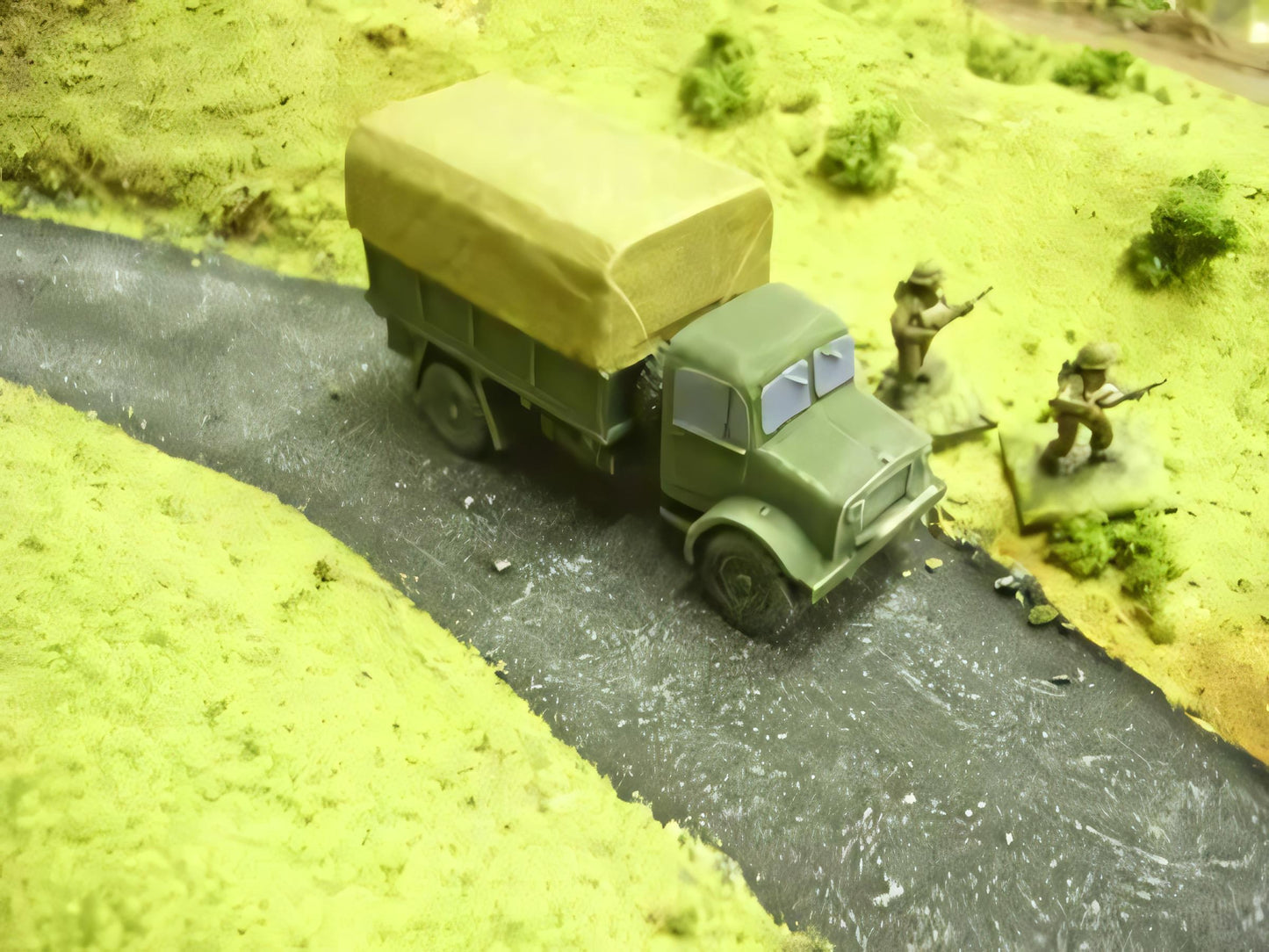 1:72 BEDFORD OYD STEEL BODY WW2 BRITISH ARMY LORRY