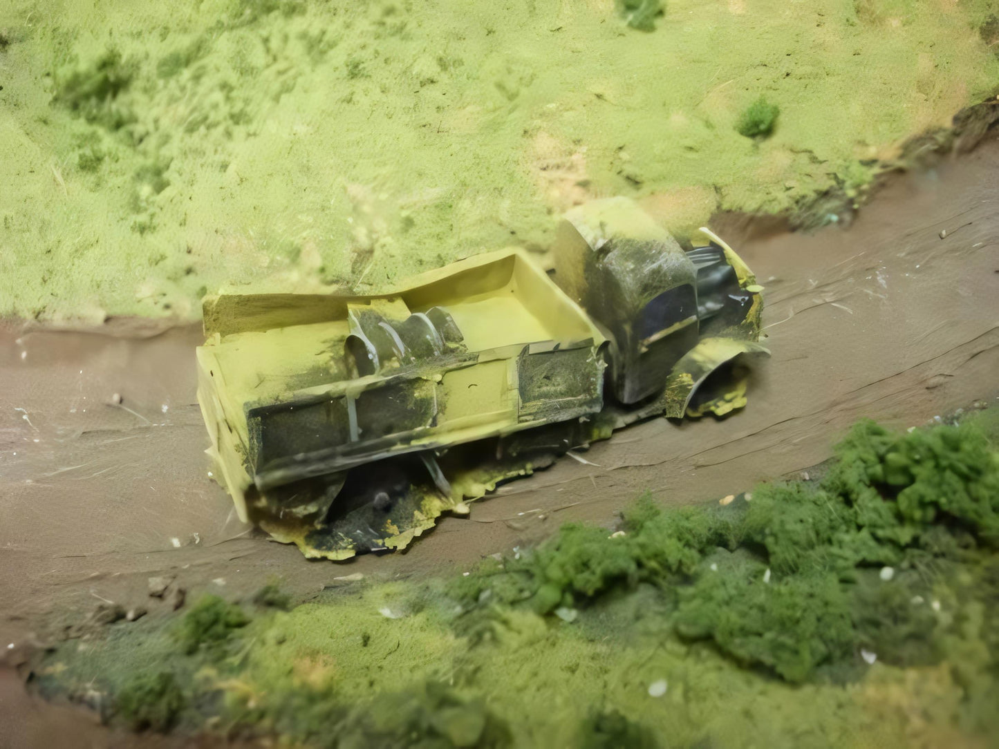 1:72 WRECKED BEDFORD OYD