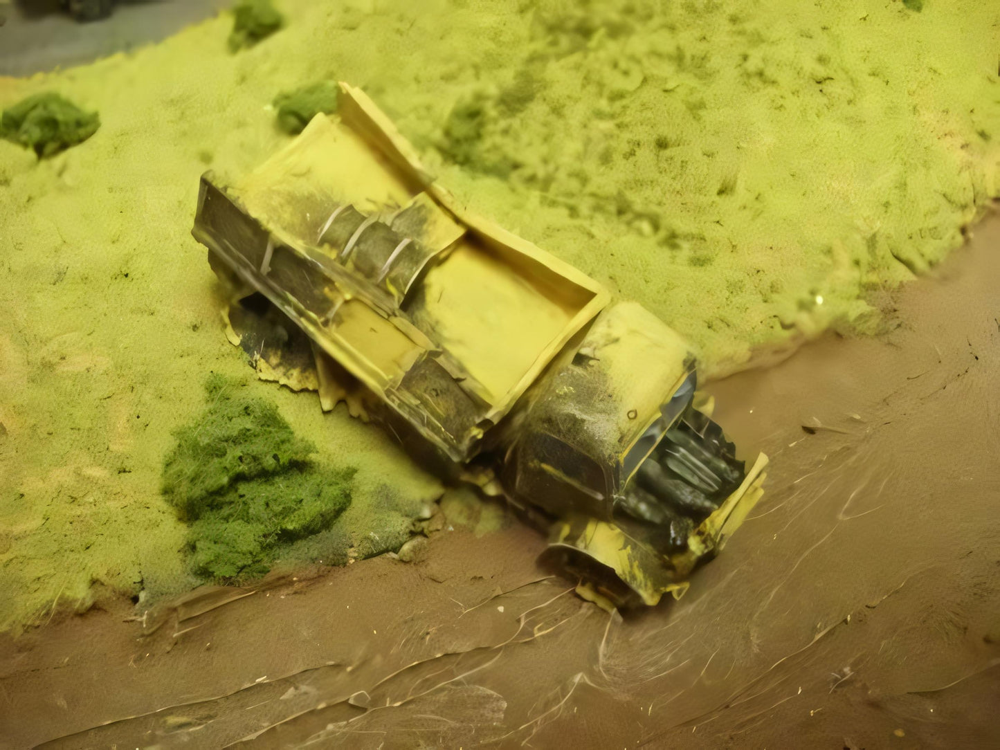 1:72 WRECKED BEDFORD OYD