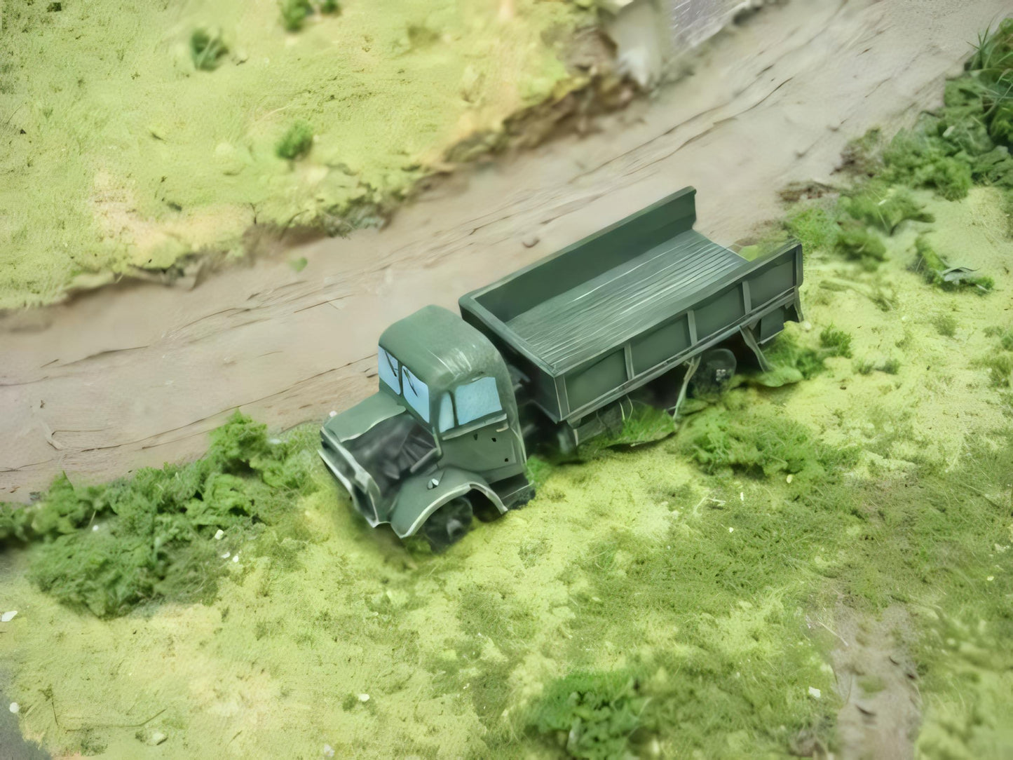 1:72  WRECKED BEDFORD OYD LORRY