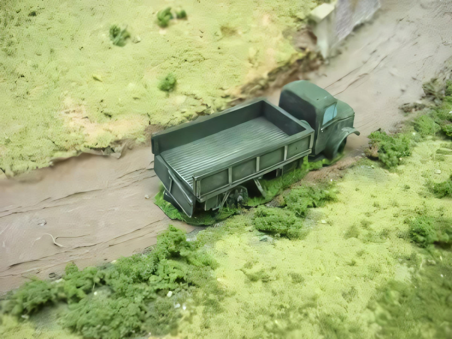 1:72  WRECKED BEDFORD OYD LORRY