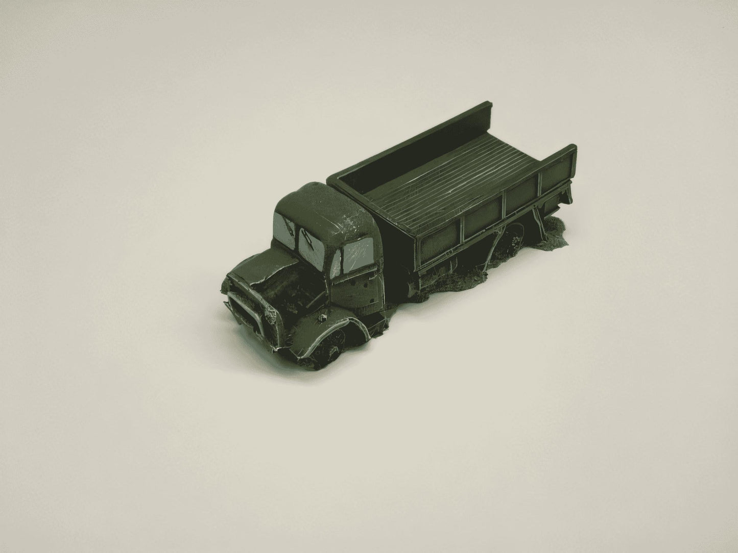 1:72  WRECKED BEDFORD OYD LORRY