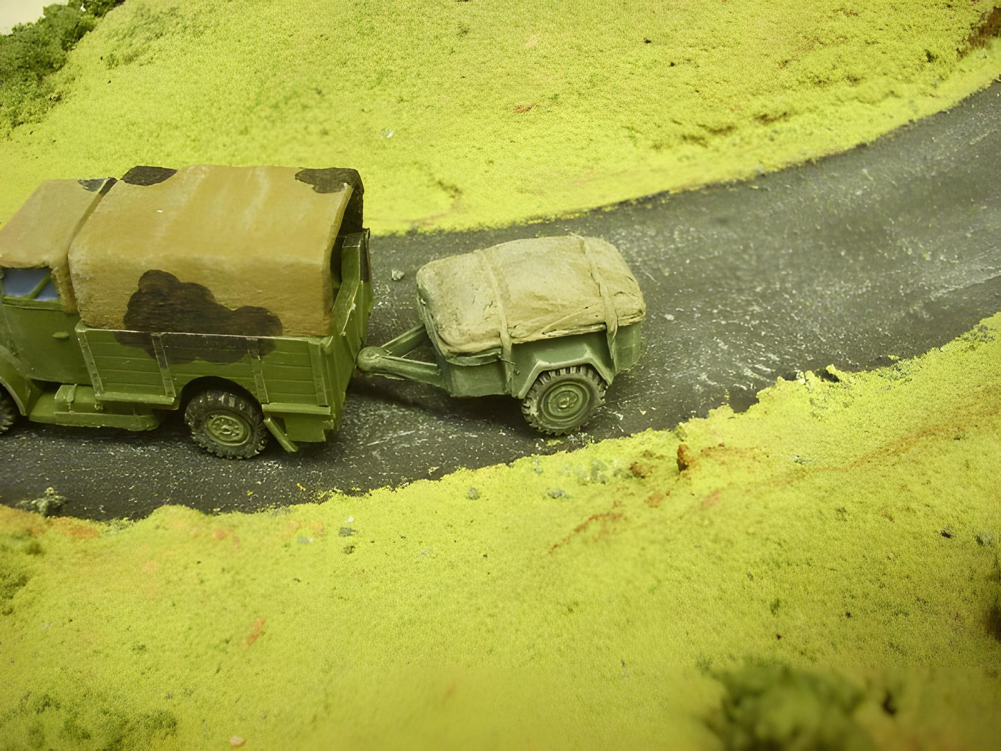1:72 10CWT TRAILER WITH LOAD