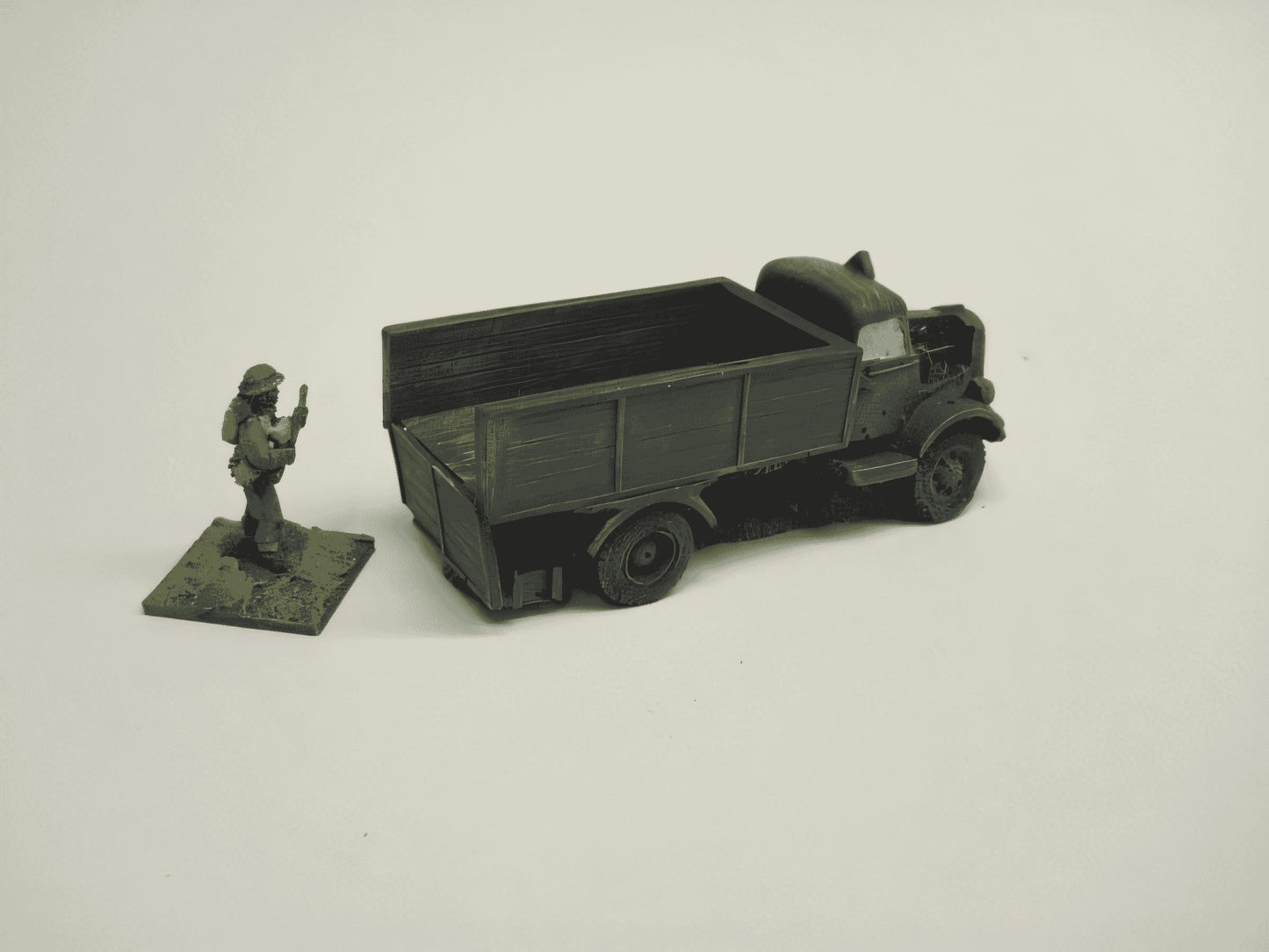 1:72  ABANDONED OPEL BLITZ TRUCK