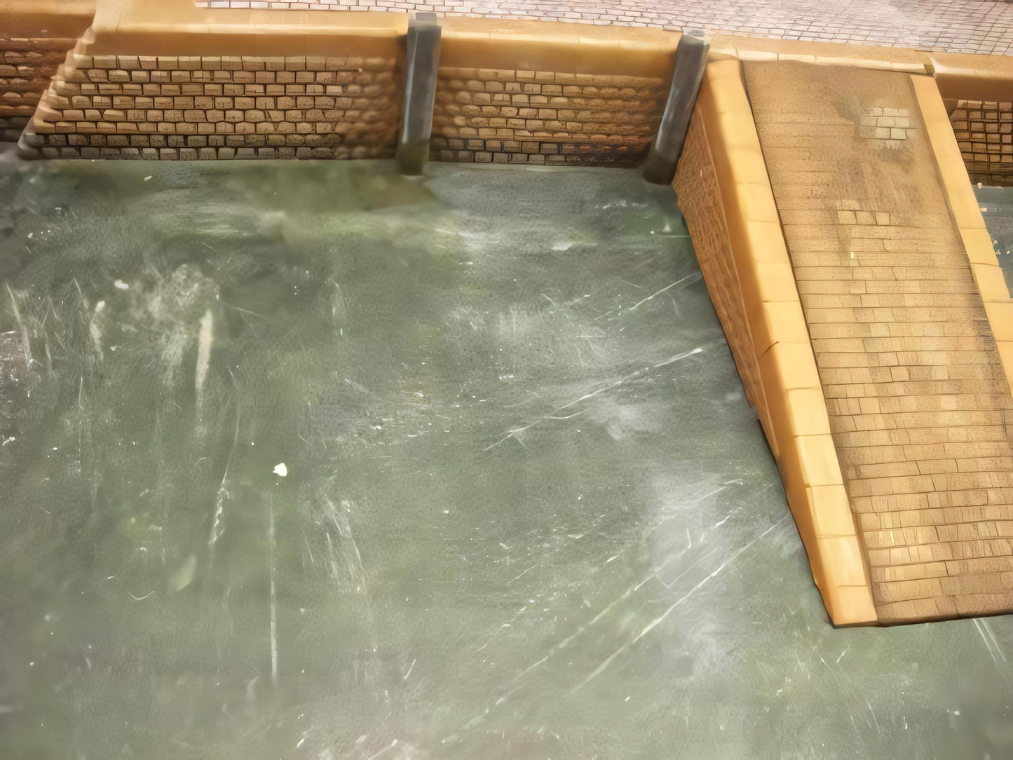 1:76 QUAY SIDE SLIPWAY WALLS (pair)