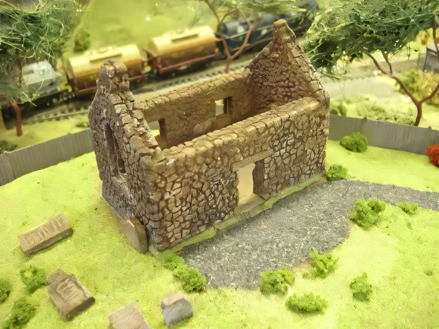1:76 RUINED SCOTTISH CHURCH