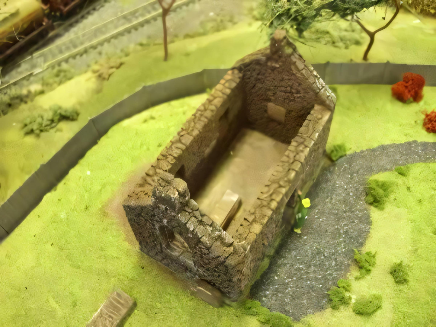 1:76 RUINED SCOTTISH CHURCH