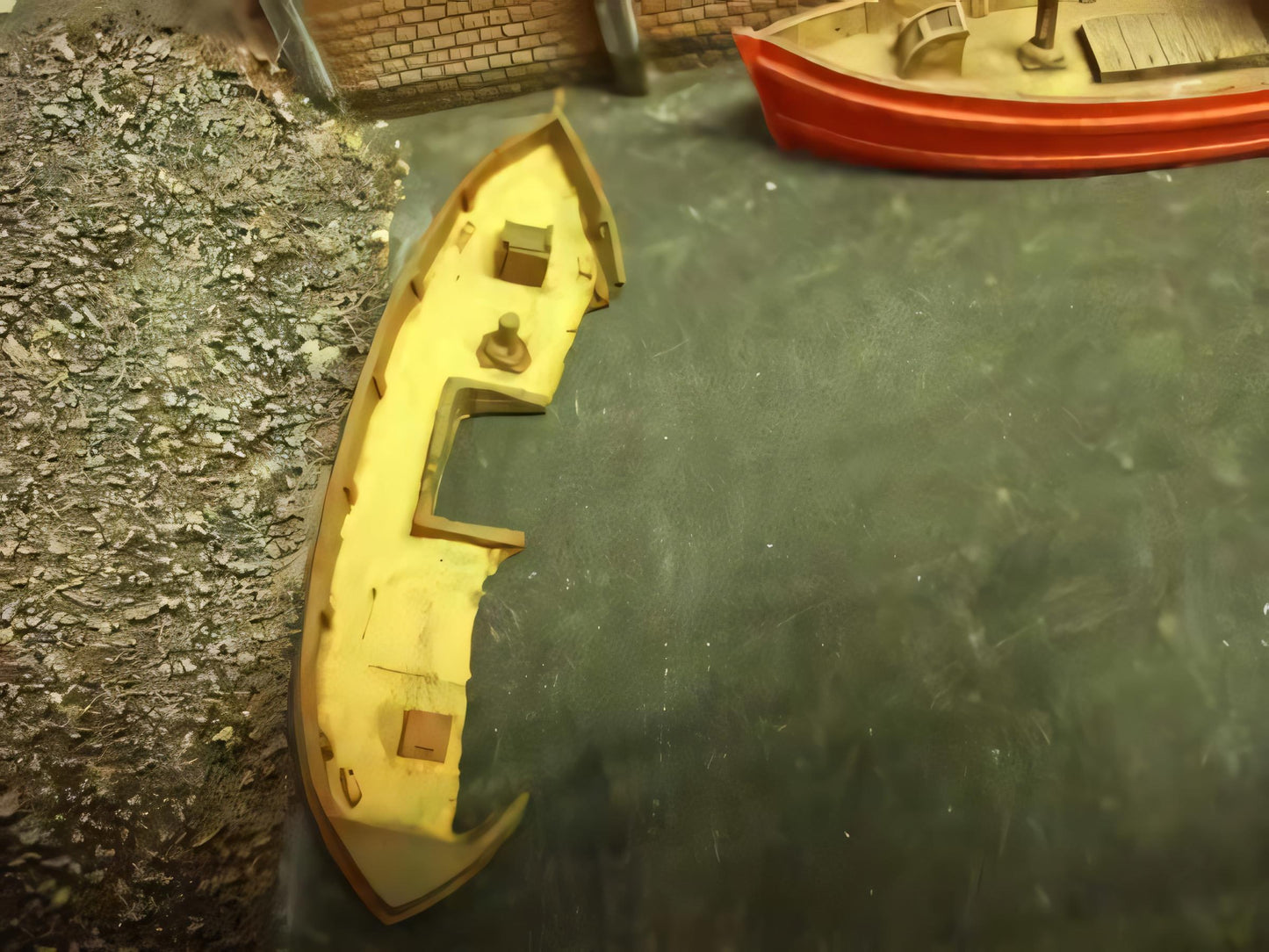 1:76 HALF SUMERGED MFV
