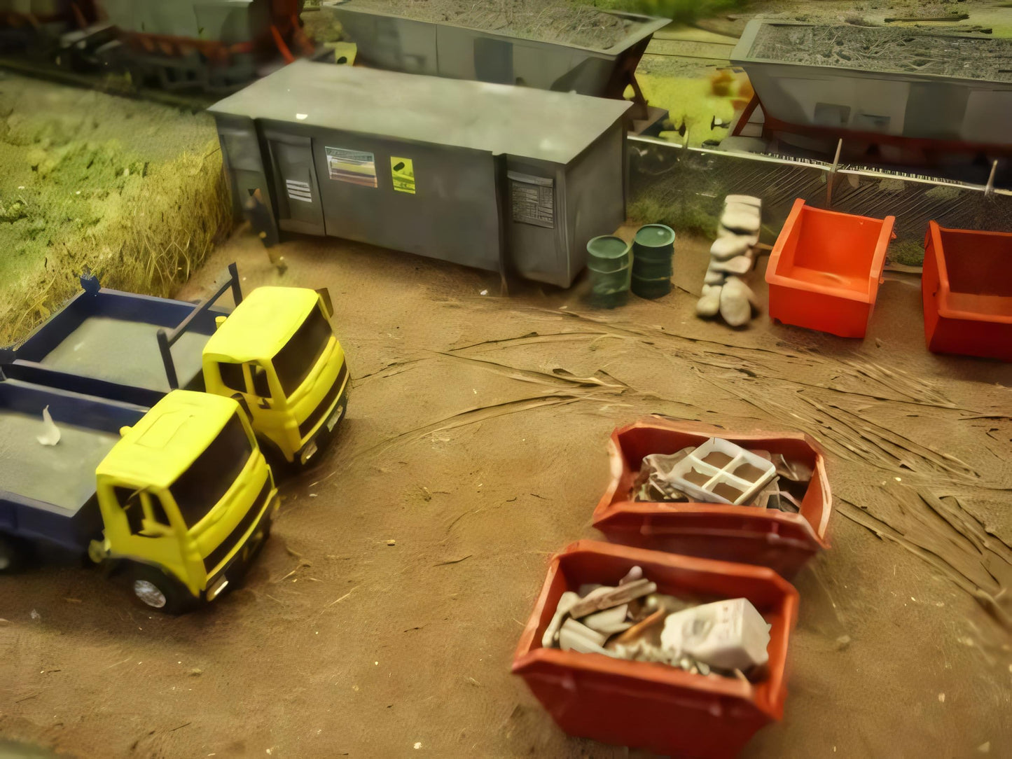 1:76 WASTE SKIPS x 4