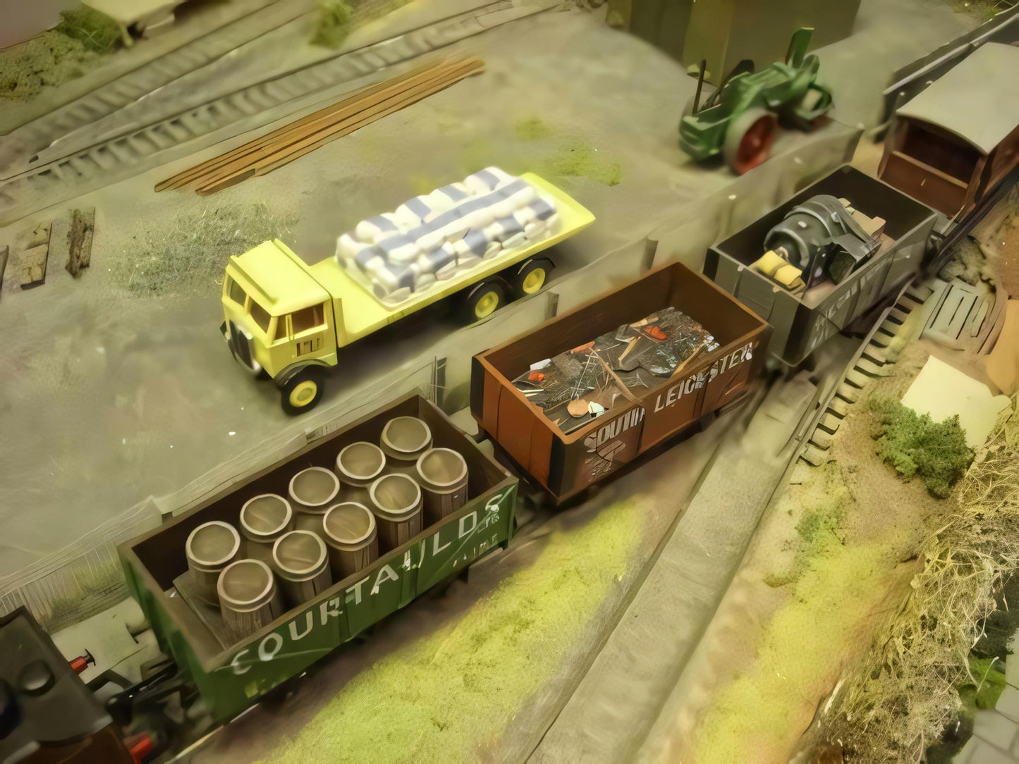 1:76 MIXED WAGON LOAD 'D'