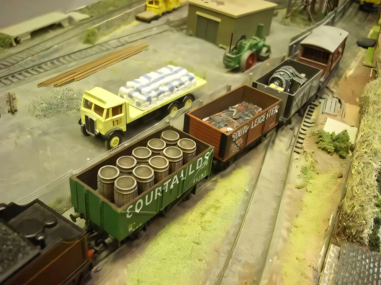 1:76 MIXED WAGON LOAD 'D'