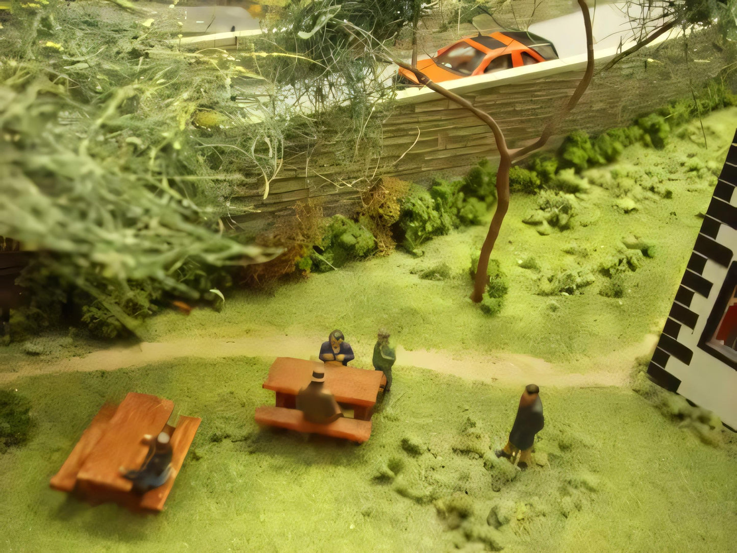 1:76 PICNIC TABLE X 2