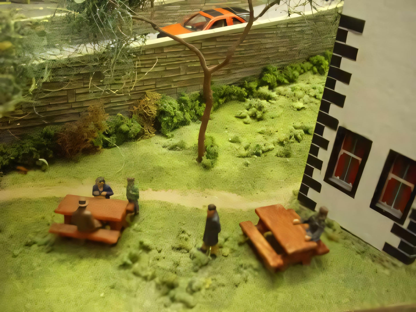 1:76 PICNIC TABLE X 2