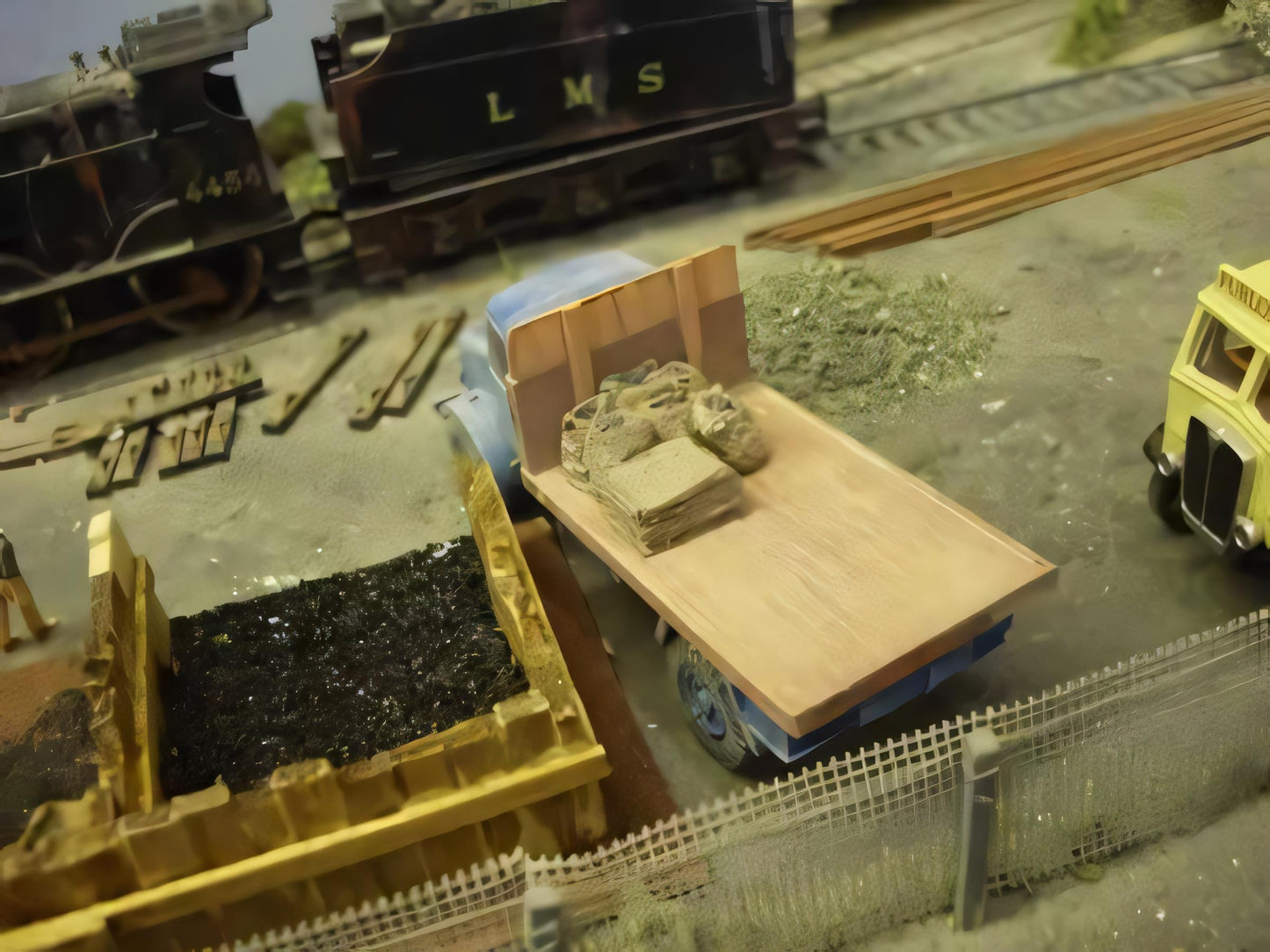1:76 COAL SACK LOAD x 2