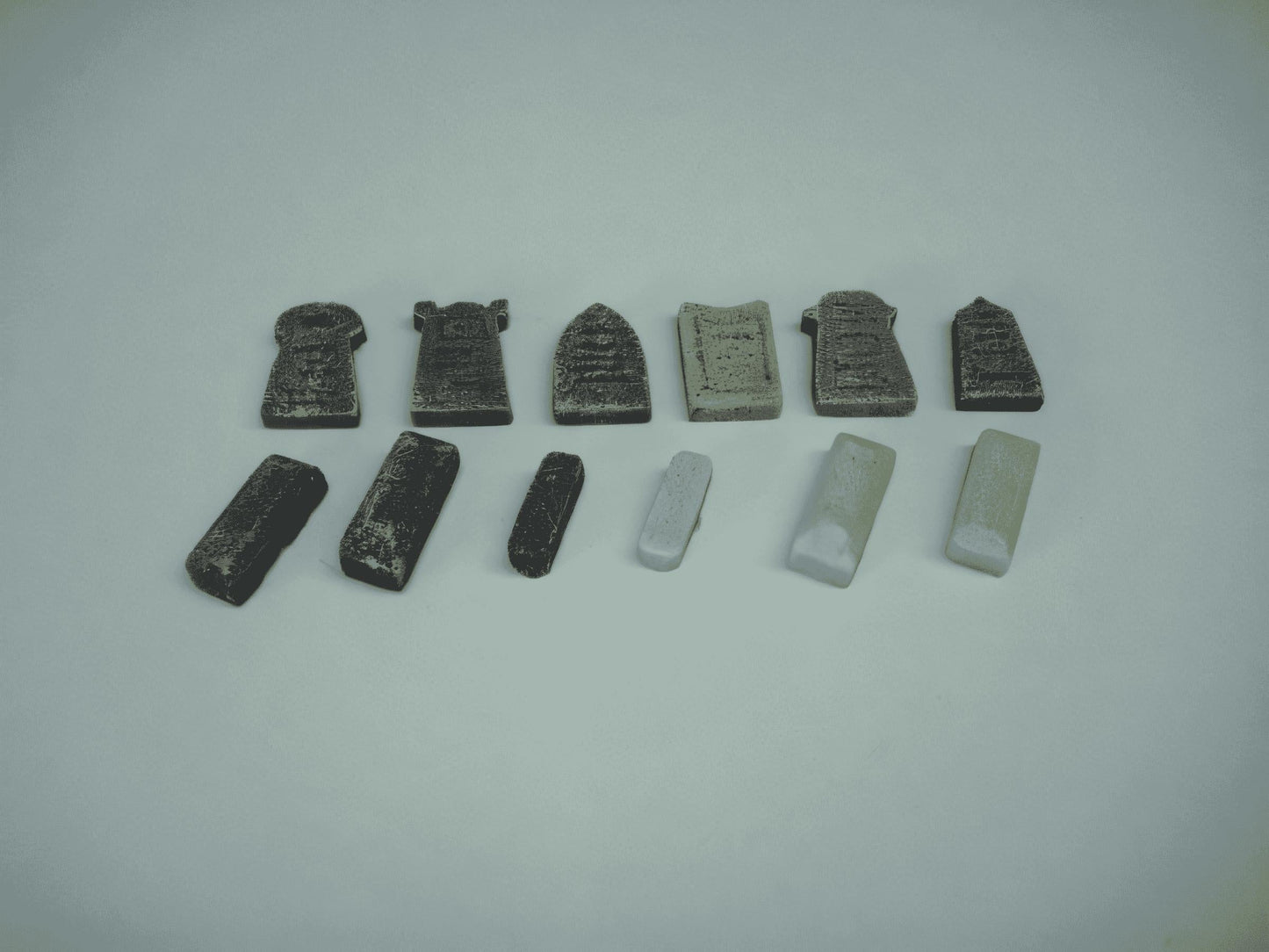 1:76 GRAVESTONES AND PLINTHS