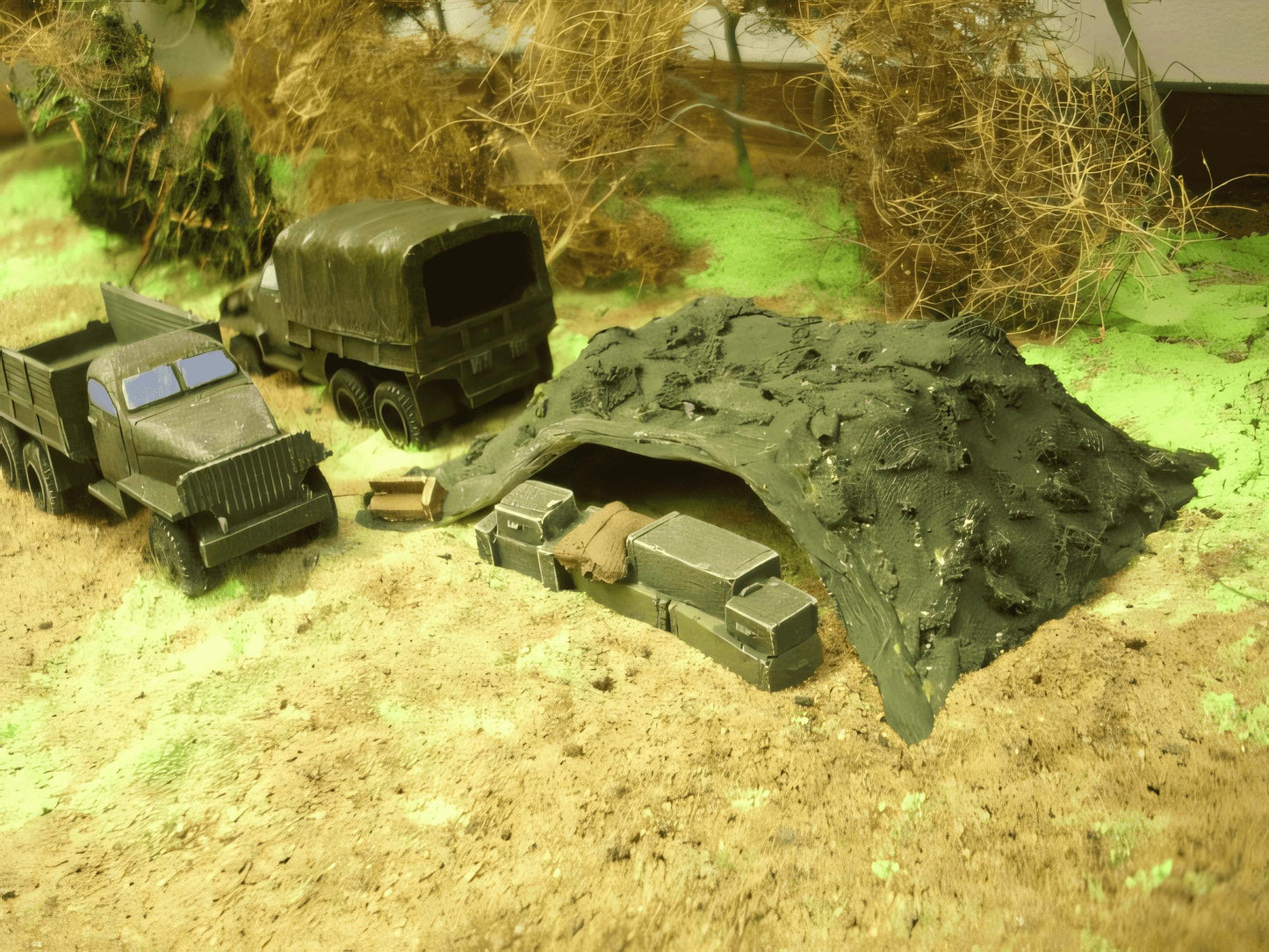1:72 CAMMO NET COVERED AMMO PILE