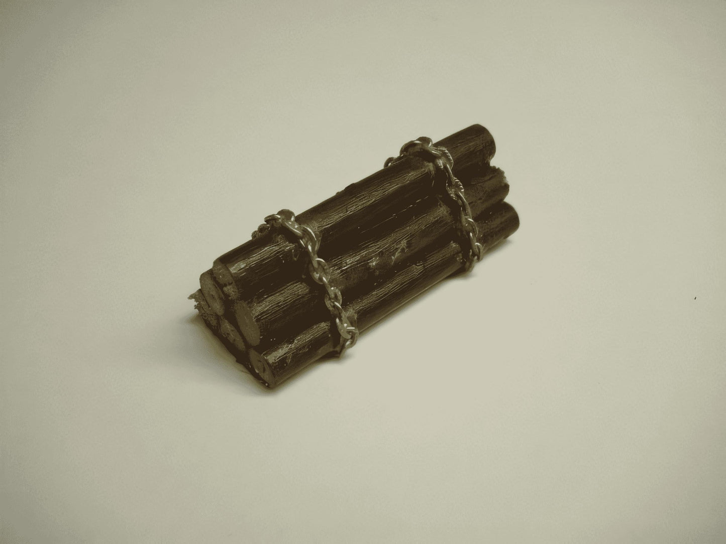 1:76 CHAINED LOGS LOAD