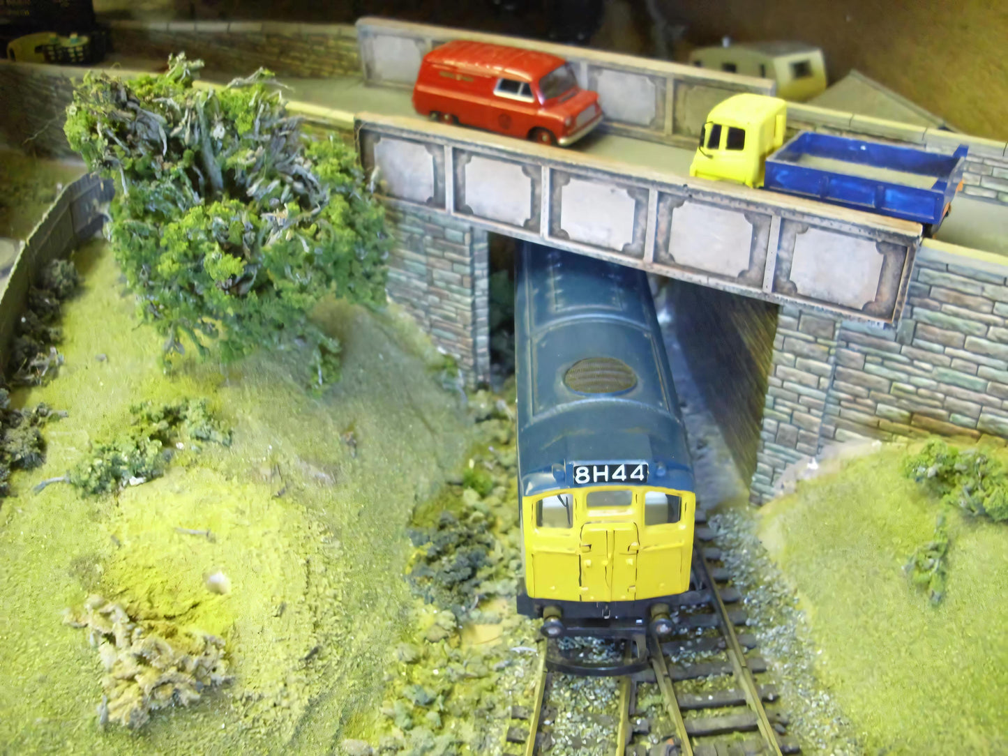 1:76 CAST IRON RAIL BRIDGE SIDES pair