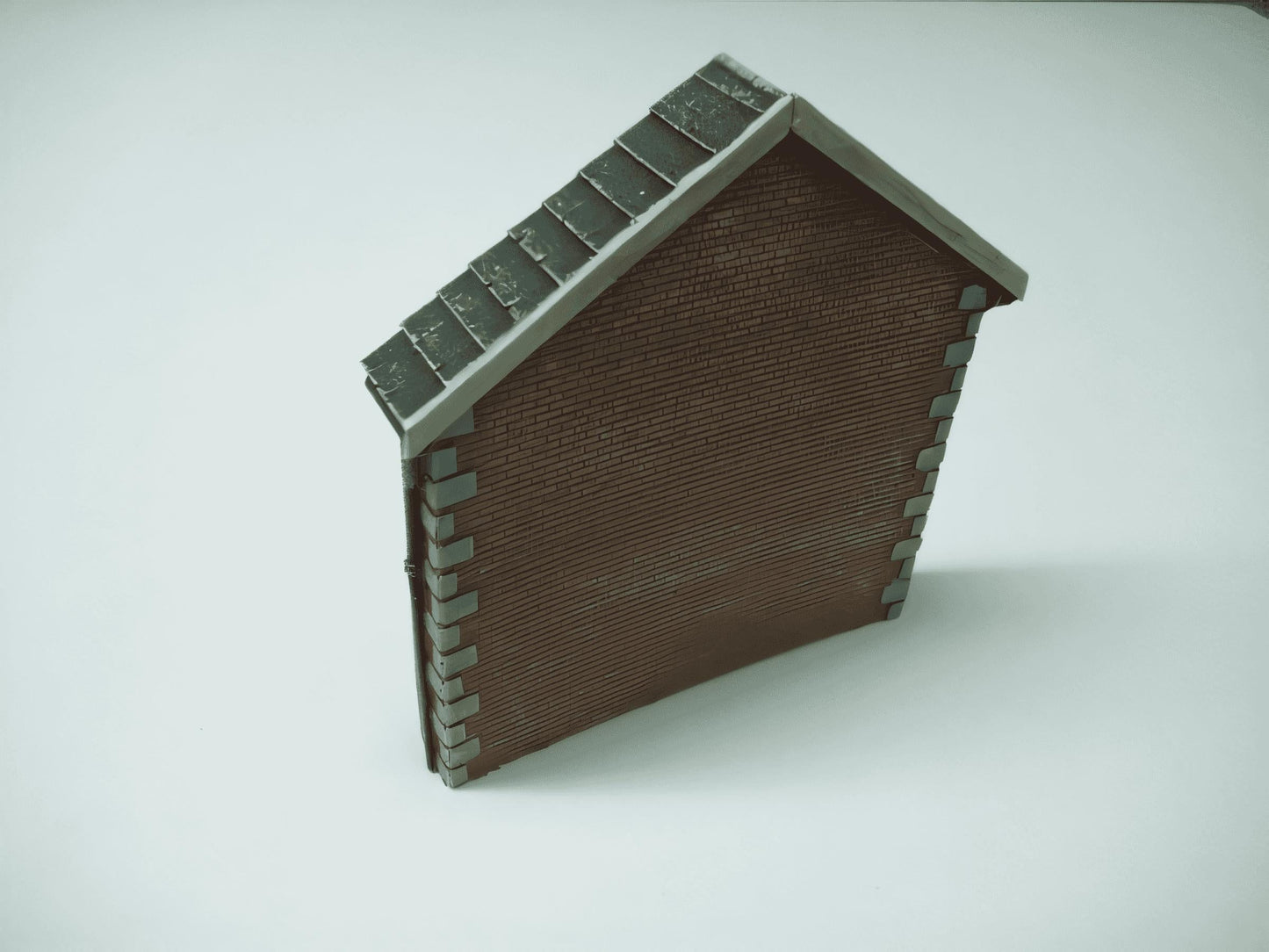 1:76  BRICK BUILDING GABLE END