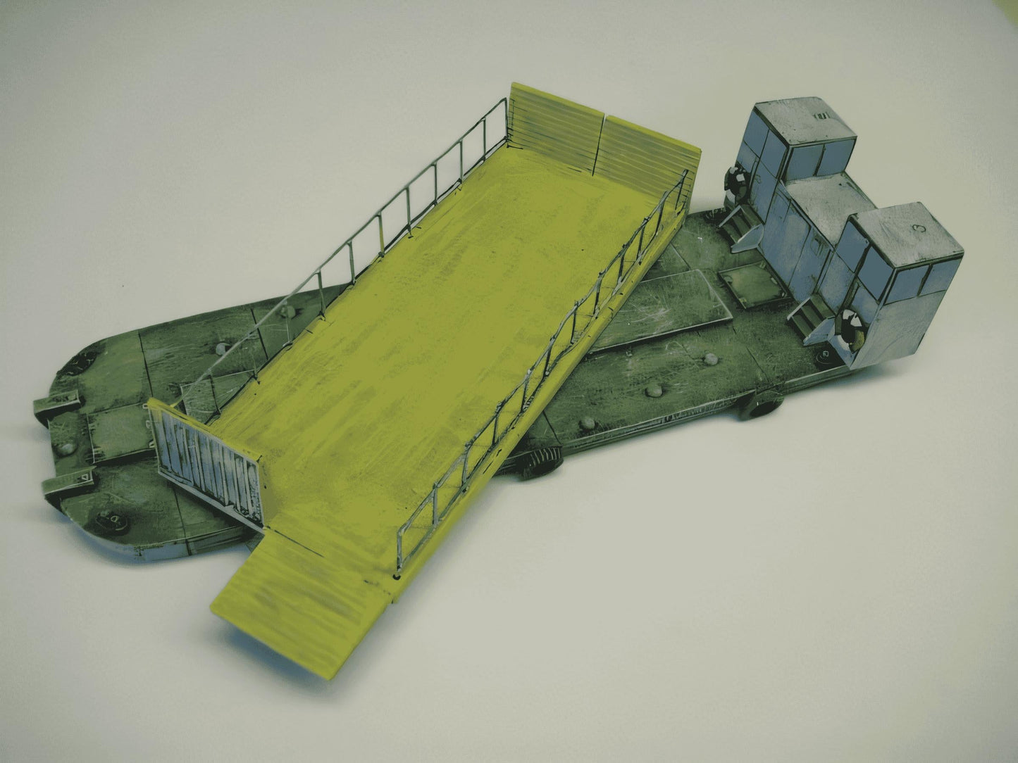 1:76 TURNTABLE FERRY FOR INTER ISLAND SERVICES