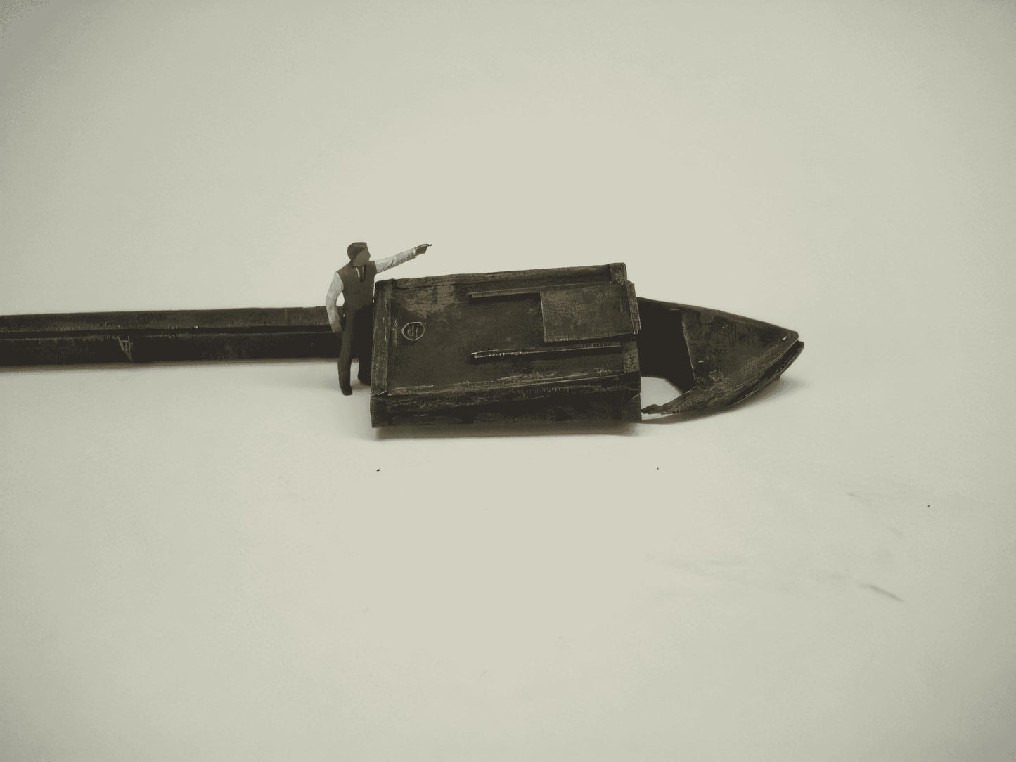 1:76 HALF SUBMERGED CANAL NARROW BOAT
